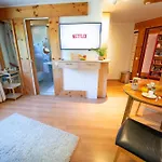 Clouds Alpin Luxury Cozy And Pool Appartamento
